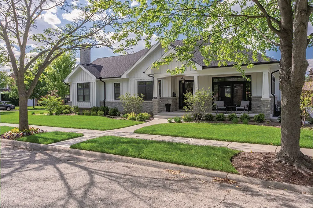 Modern Farmhouse Residence, Exterior Visualization — slide 6